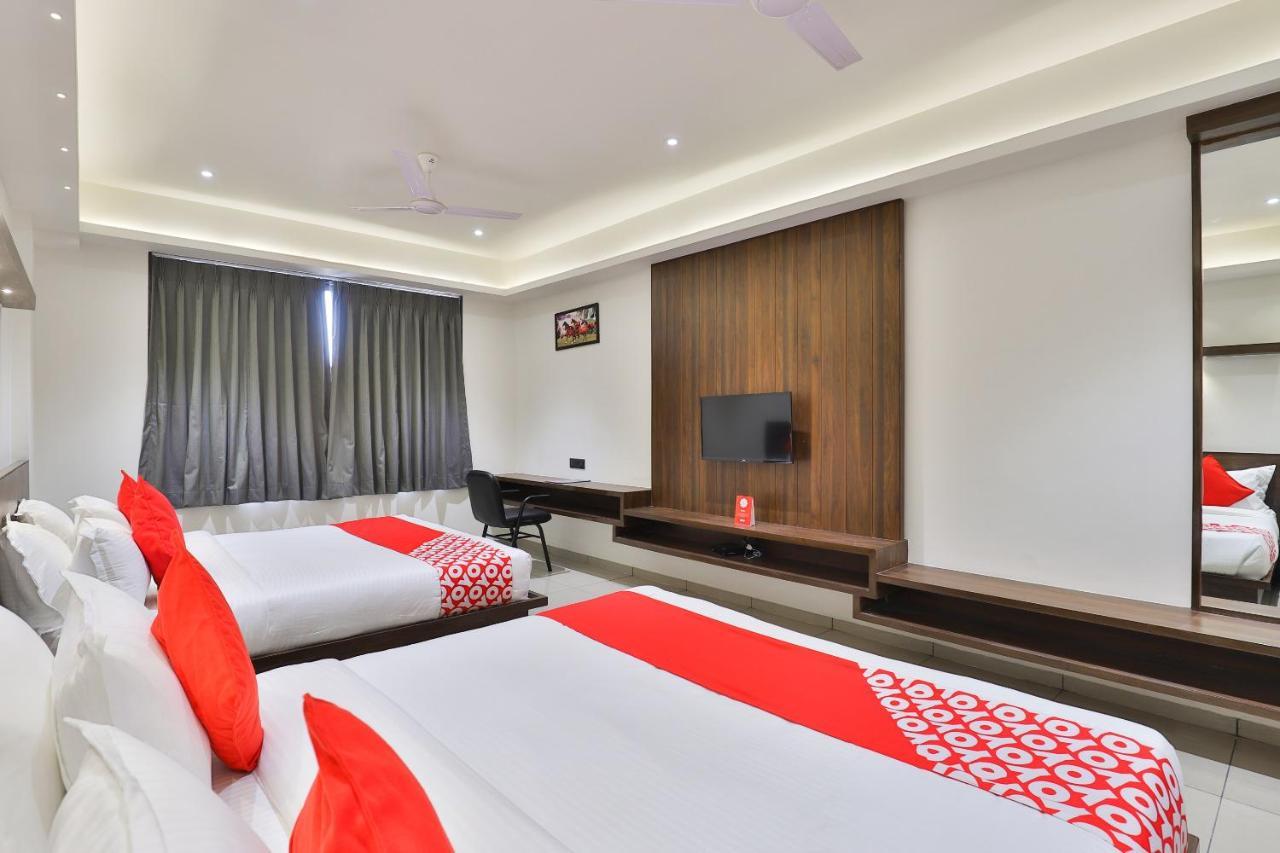 Oyo 16604 Hotel Sparsh Inn Ahmedabad Exterior photo