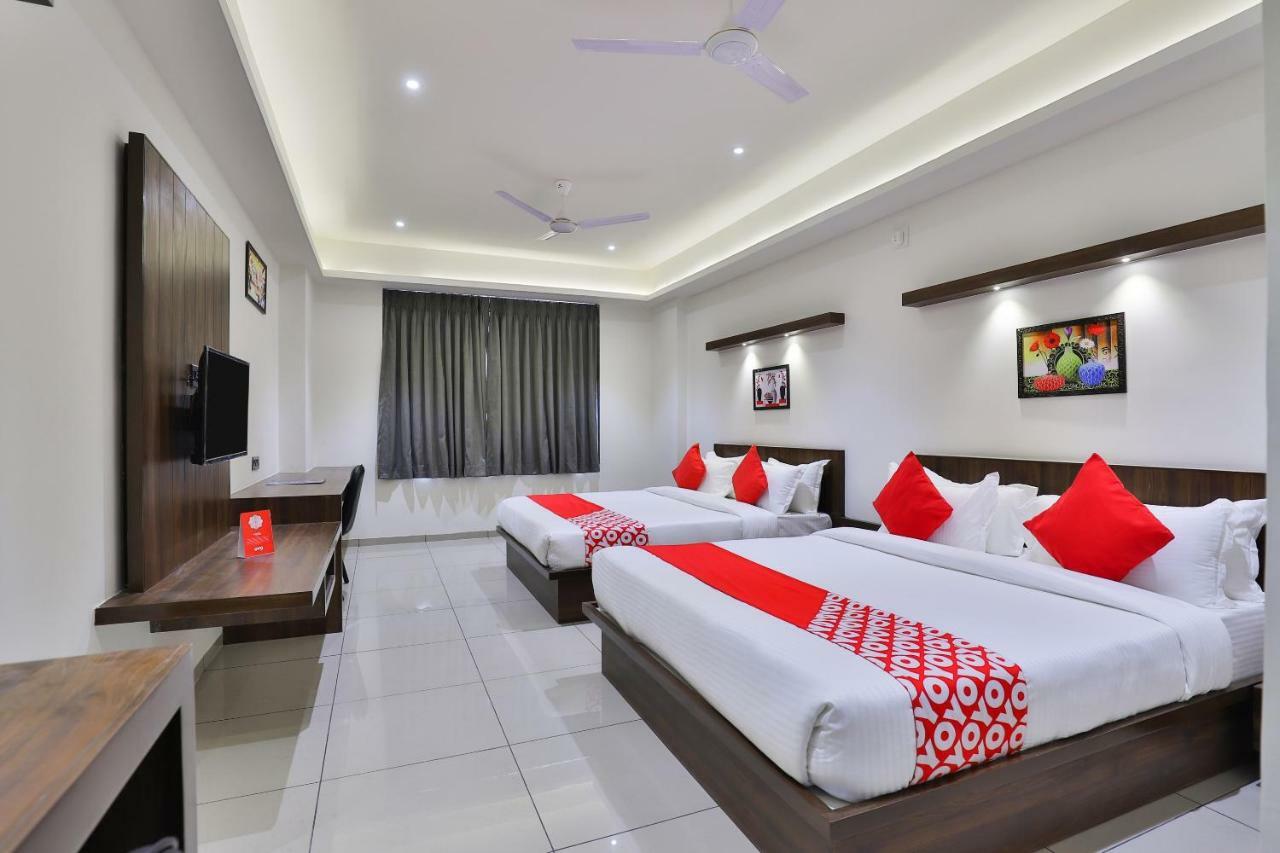 Oyo 16604 Hotel Sparsh Inn Ahmedabad Exterior photo